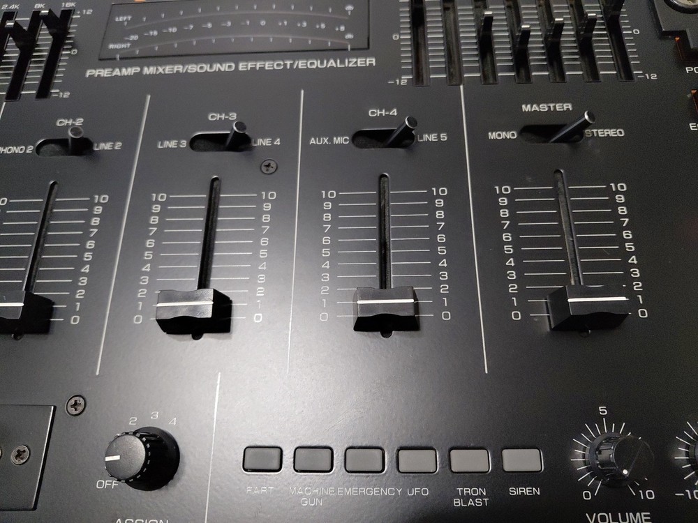 GEMINI PMX-2500 Preamp Equalizer Mixer DJ Audio Counsel-Powers On