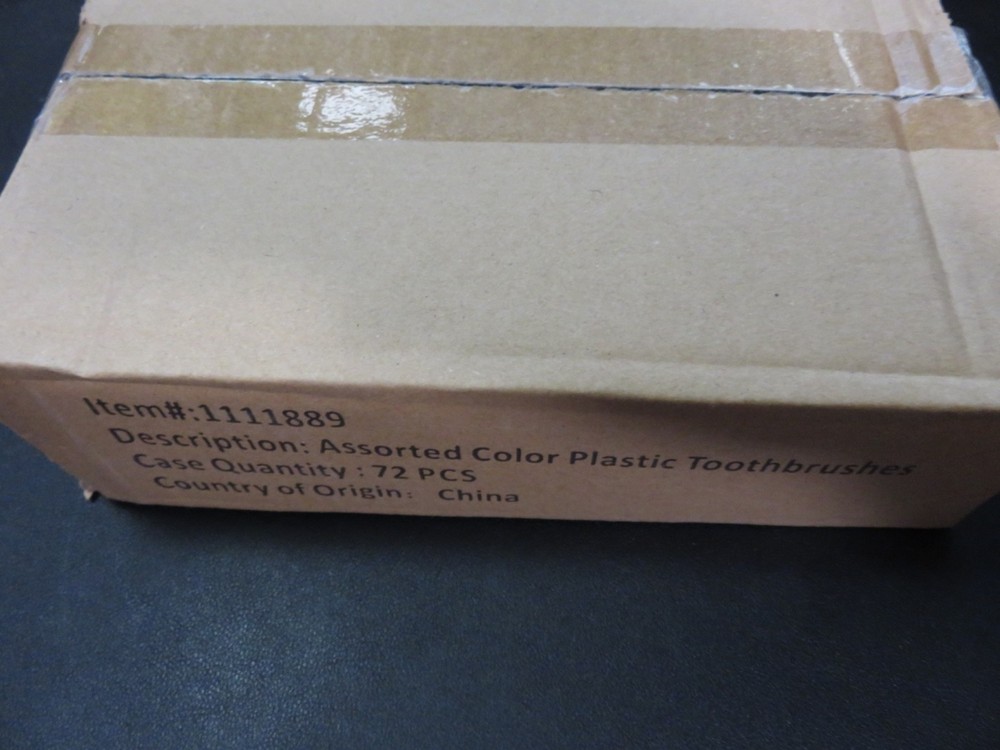 ✅72-PCS. ASSORTED COLOR PLASTIC TOOTHBRUSH'S INDIVIDUALLY WRAPPED CASE..NEW