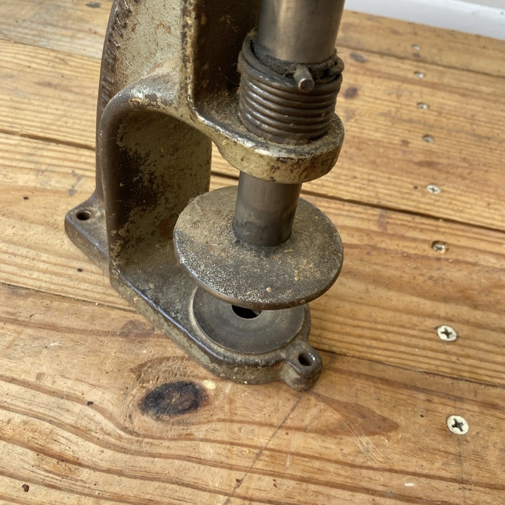 Handy Junior Button Press Machine