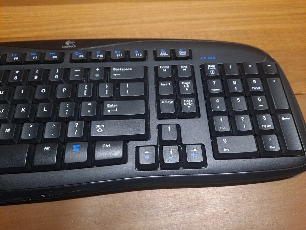 LOGITECH Keyboard Cordless Desktop EX100-Cordless Keyboard & Mouse