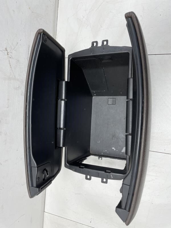 BMW X5 E70/FE43 2008 CENTER CONSOLE STORAGE COMPARTMENT ARM REST PANEL TRIM