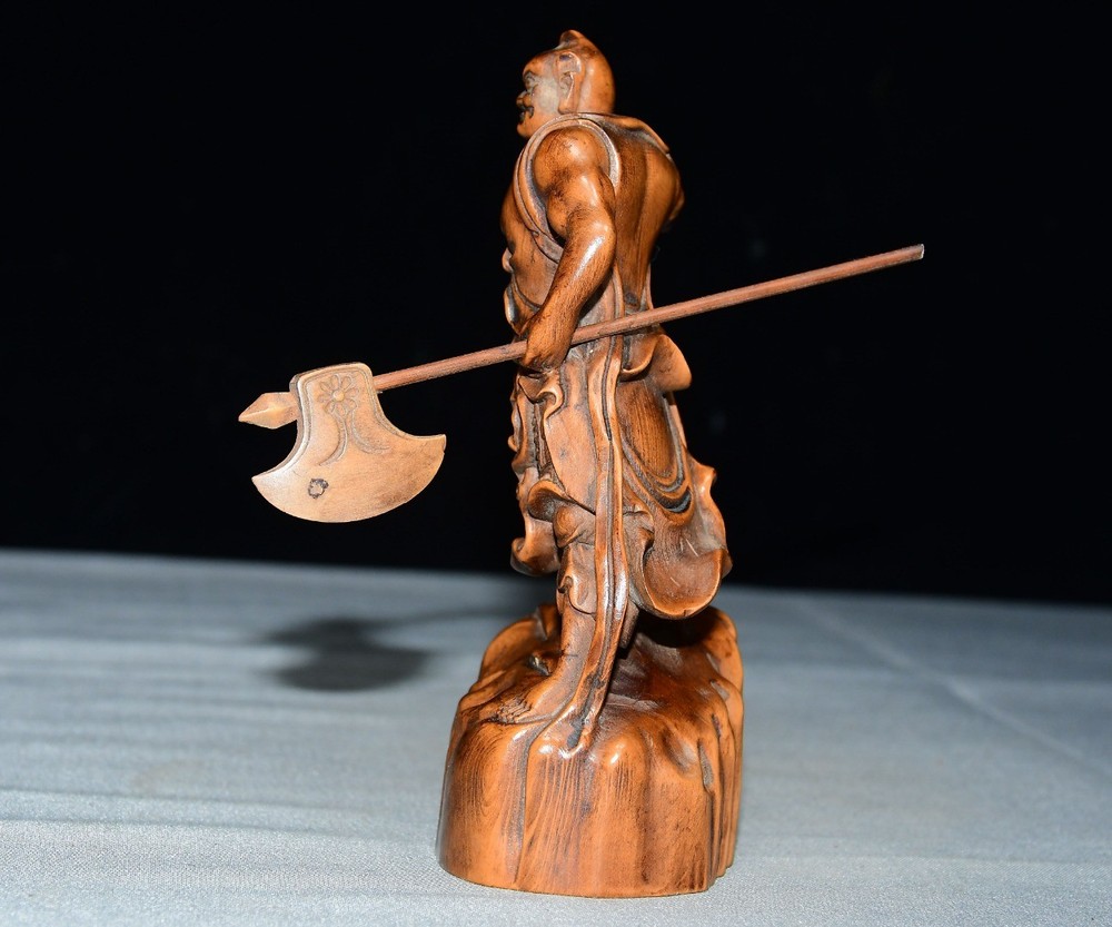 Exquisite Small Leaf Boxwood Wind Ear Ornament