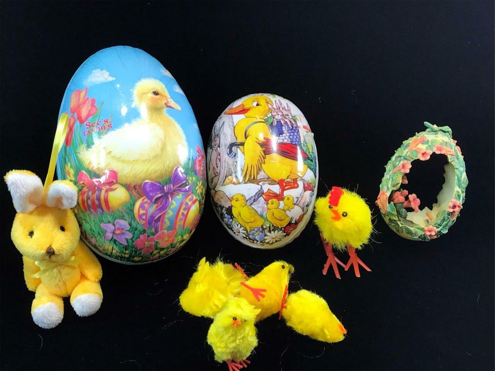 Lot of Easter Items ~ Eggs & Chicks