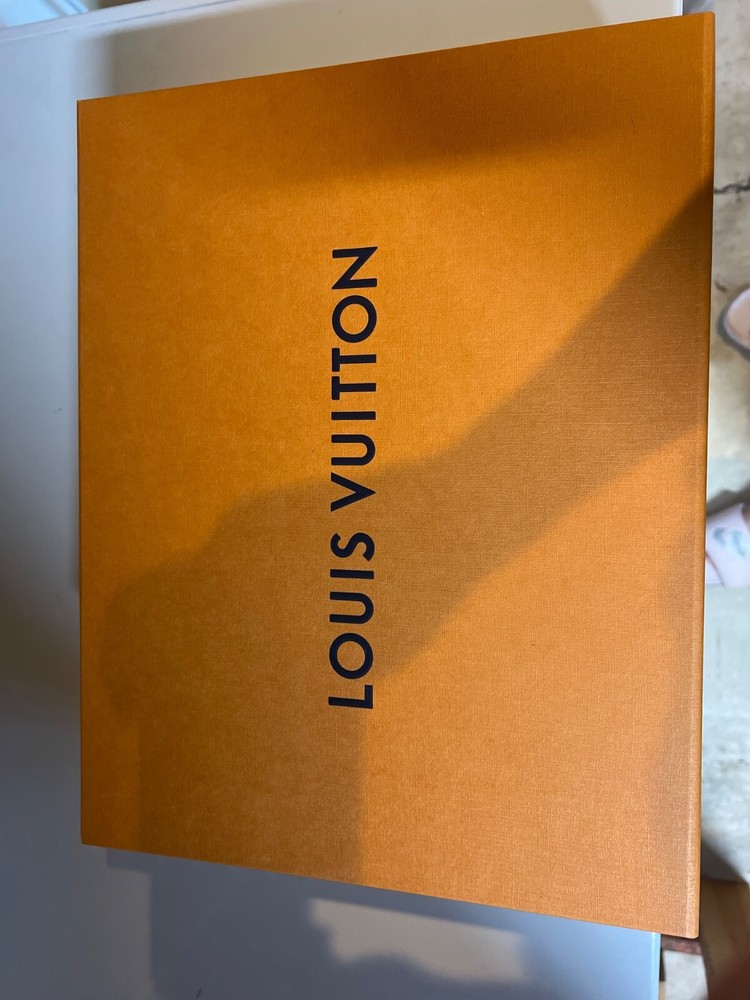 Authentic LOUIS VUITTON LV Gift Box Pull-out Large Box 14x 11x 6inches 