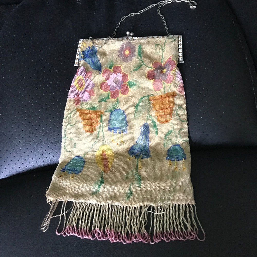 Beautiful Antique Floral Patterned Beaded Purse - BEx K