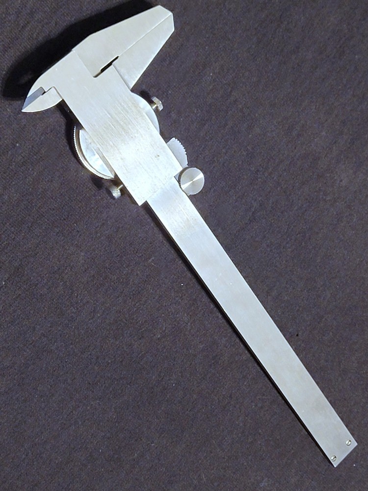 Qing Gong Dial Caliper 0-6" Stainless Hardened with Case