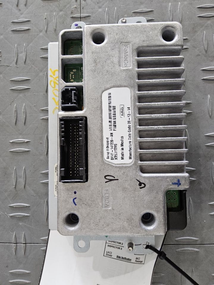 2014 Ford Edge Front Center Dash Mounted 8' Touch Screen from 04/09/14