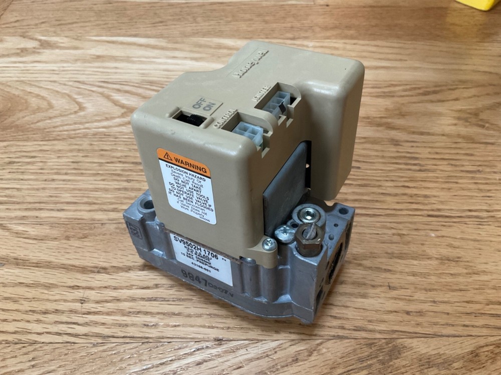 Furnace Smart Gas Valve SV9502H 1706 43166-001 Honeywell