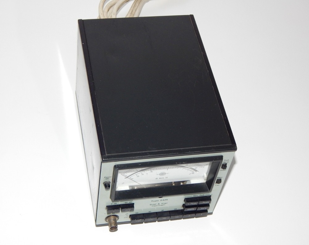 Bruel & Kjaer 2425 Electronic Voltmeter 0.5 Hz - 0.5 MHz