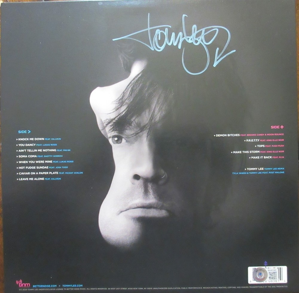 Tommy Lee Signed Album Cover - Beckett BAS