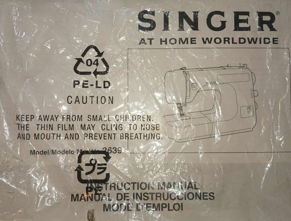 Singer Sewing Machine / Model 2639