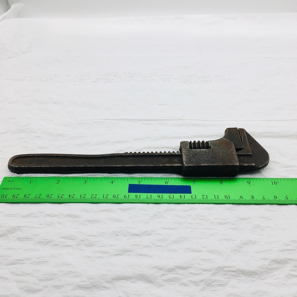 10 IN Auto Pipe Wrench Vintage
