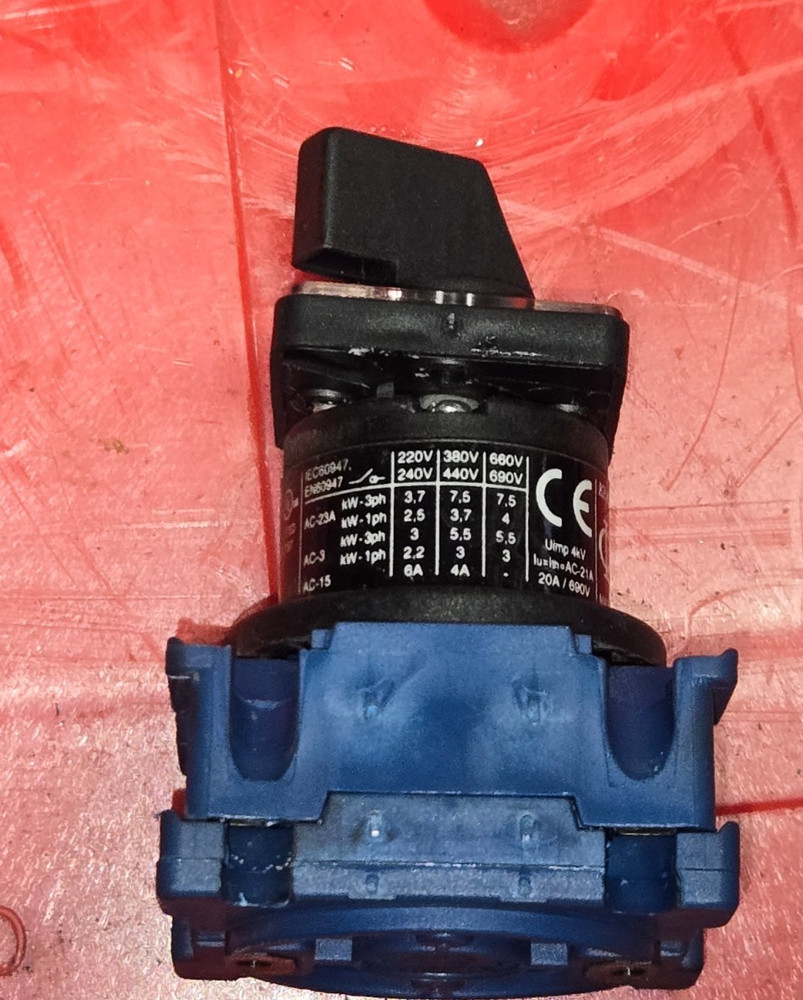 Kraus and Naimer CH6 3 Position Switch w/ Off Panel Mount Black Handle