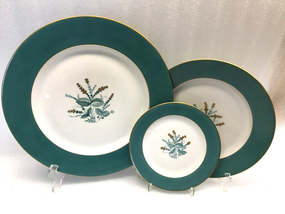 ROB8 by Royal Bayreuth 26 Assorted Pieces