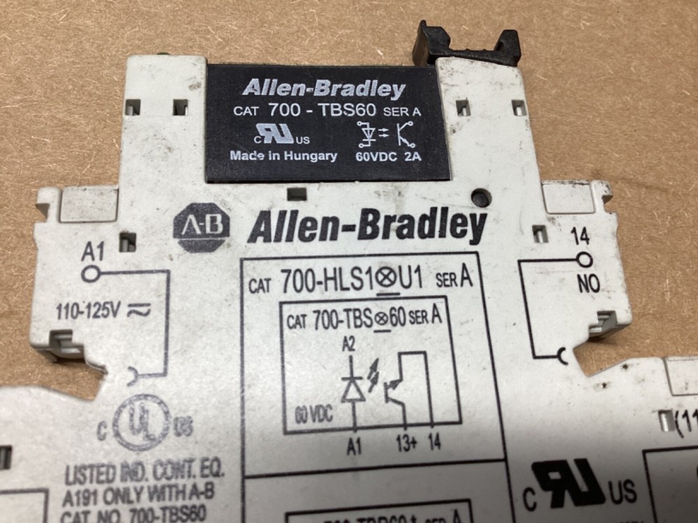 Allen Bradley 700-TBS60 Solid State Relay W/ 700-HLS1 Socket #145L107