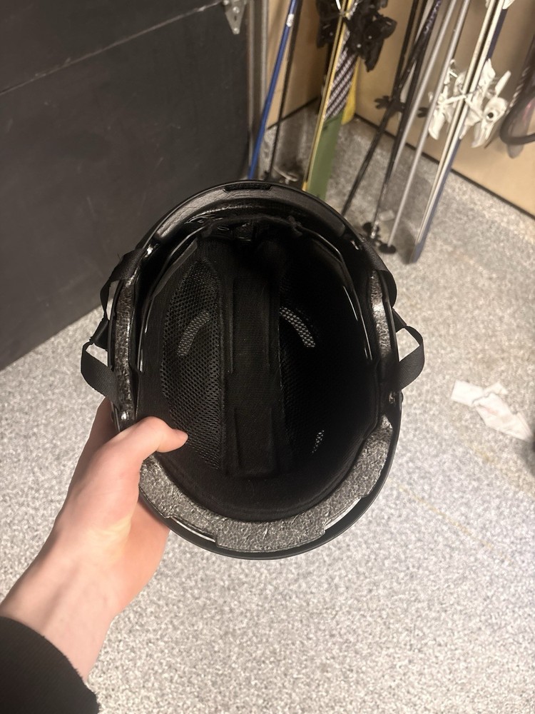 giro ledge helmet medium