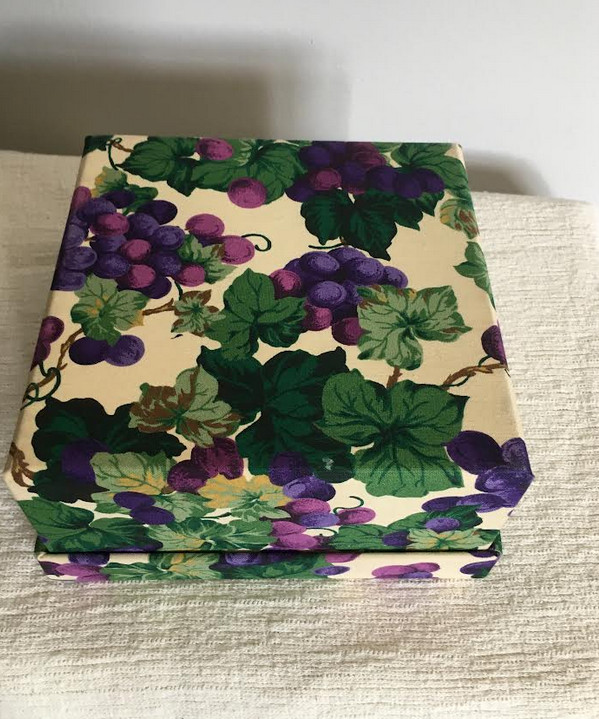 GRAPEVINE DESIGN FABRIC COVERED BOX