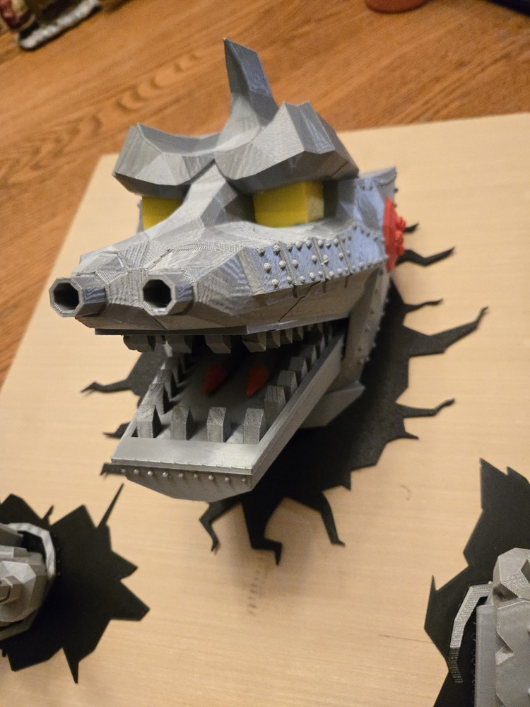 $REDUCED-READ DESCRIPTION 1974 Mechagodzilla Head - multicolored wall art set