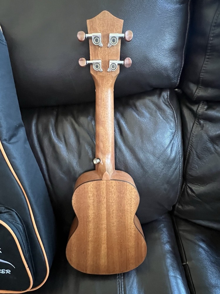 Donner DUS-3 21” Ukulele Soprano Sunburst Design W/Gig Bag Strap String Picks
