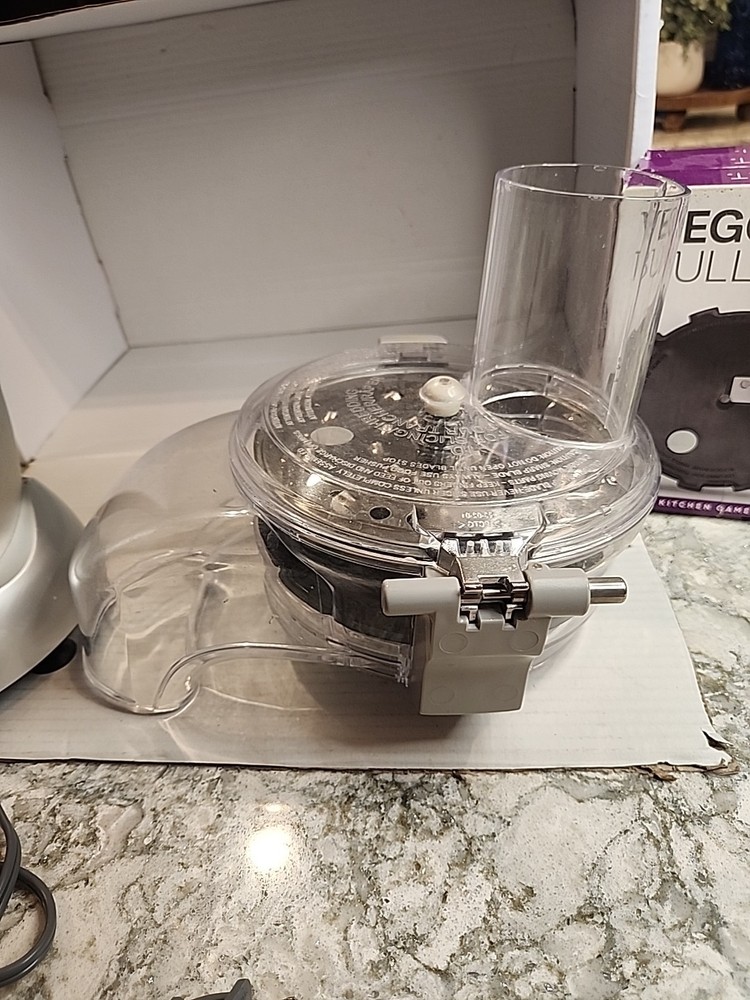 Magic Bullet Veggie Bullet VB-102 Electronic Food Processor Needs Pushers