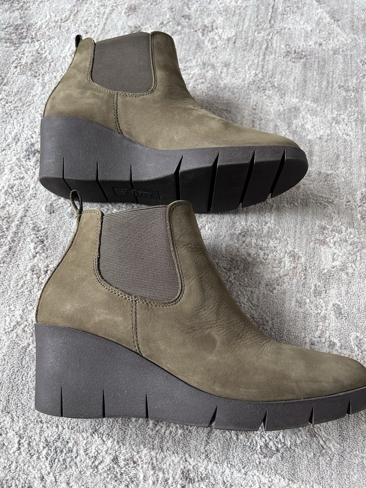 Cliffs by White Mountain Women's Olive Wedge Heal  Pull On Ankle Boot Sz 9 Chic