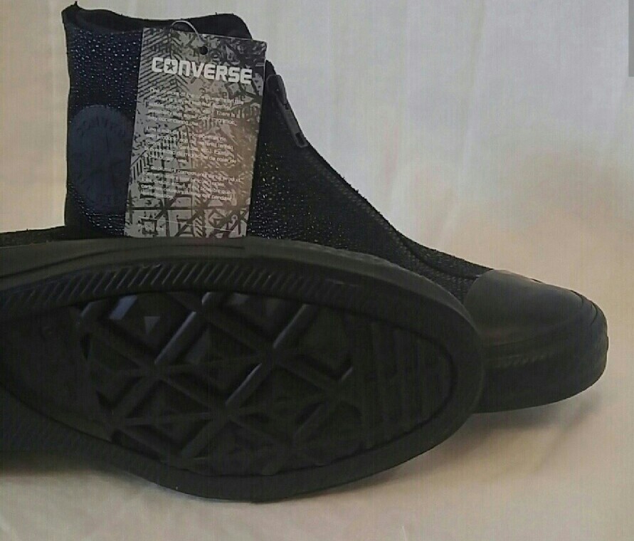 NWT Converse Hightops Womens