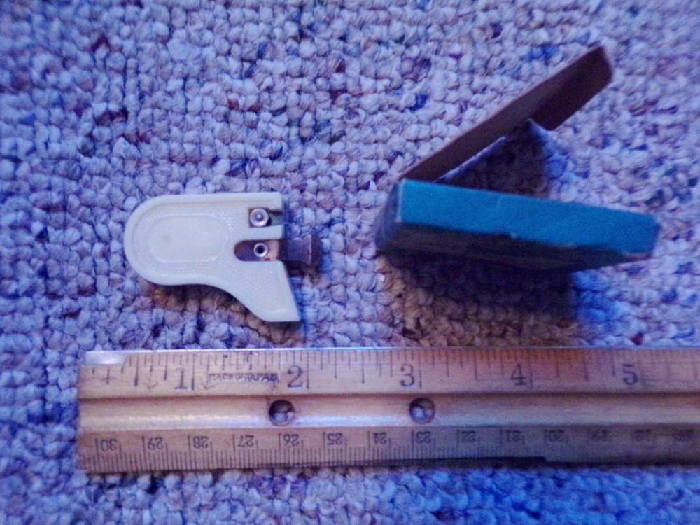 Vintage Deluxe Automatic Needle Threader 5433 in Box