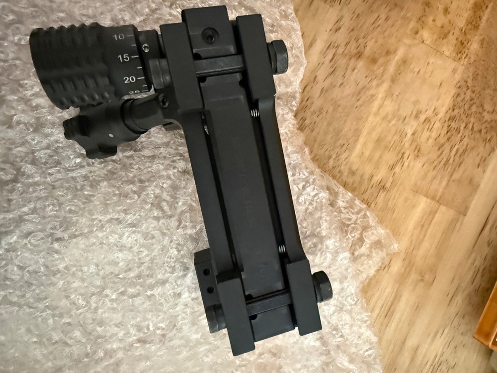 IVEY ADJUSTABLE SCOPE MOUNT Black. 200 MOA. New never used.