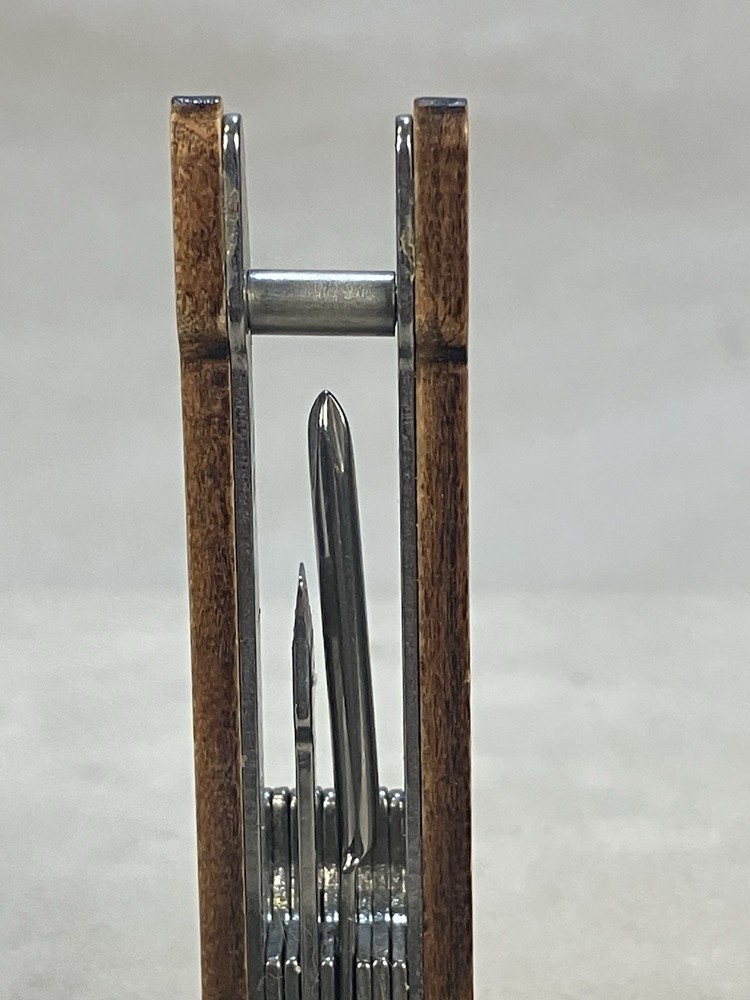 Kikkerland Guitar Multitool