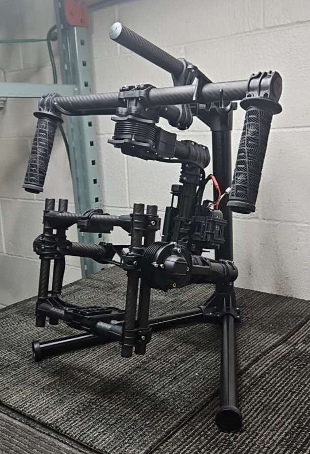 Freefly MoVI M5 3-Axis Handheld Motorized Gimbal Stabilizer with Accessories