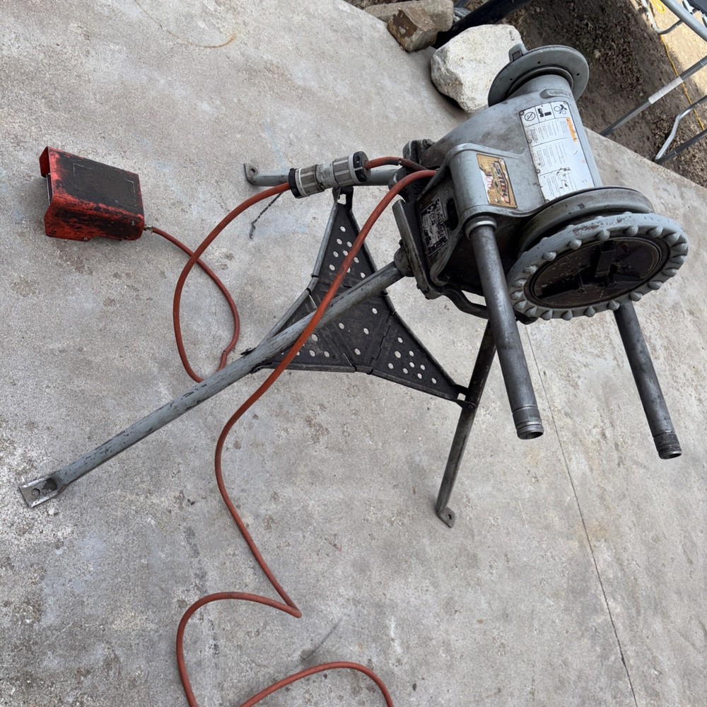 RIDGID 300 PIPE THREADING MACHINE + FOOT SWITCH & CARRIAGE/ TESTED/WORKS