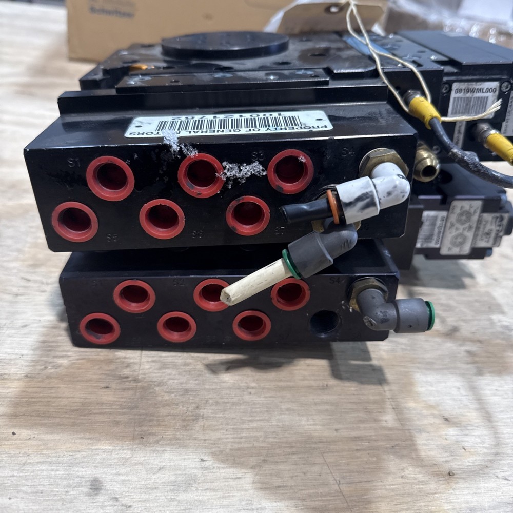 ATI ROBOTIC TOOL CHANGER QC210 Many Additions Used