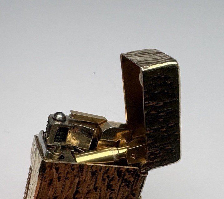 Dunhill Gold ‘Bark’ Rollagas Lighter- Fully Overhauled