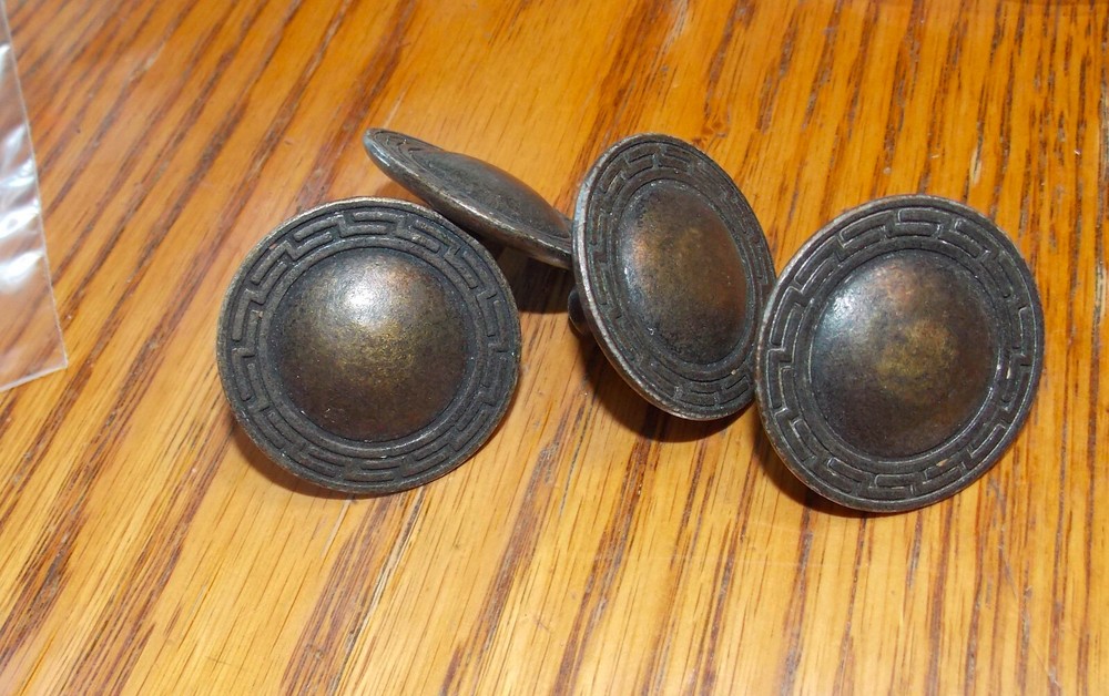 Vintage Furniture Pull / Drawer Handle     (1 pull)   (PR28)