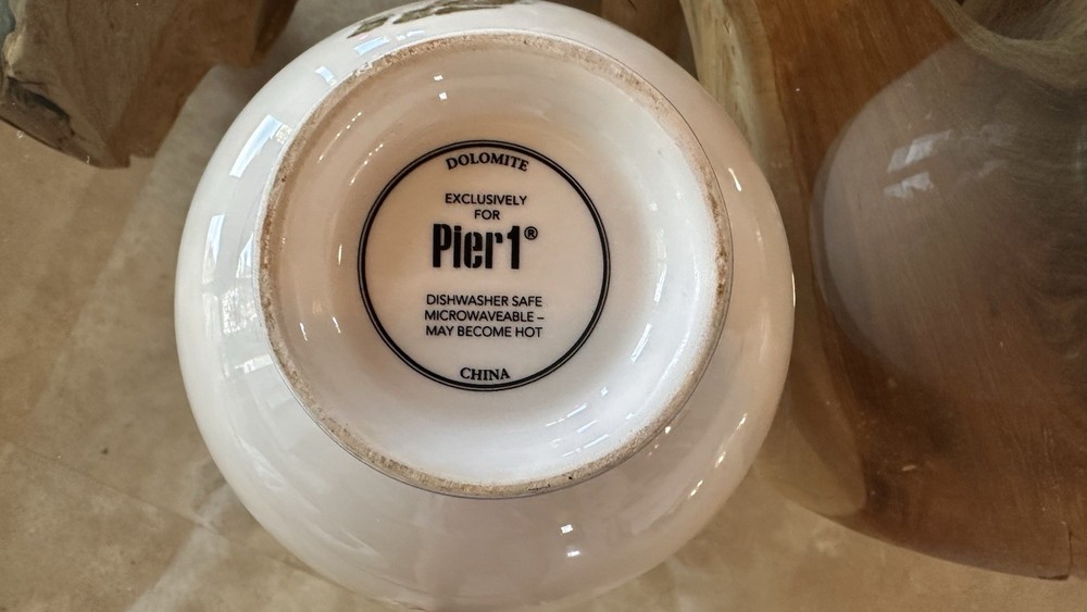 Pier 1 Butterfly 4 cups & 4 Bowls