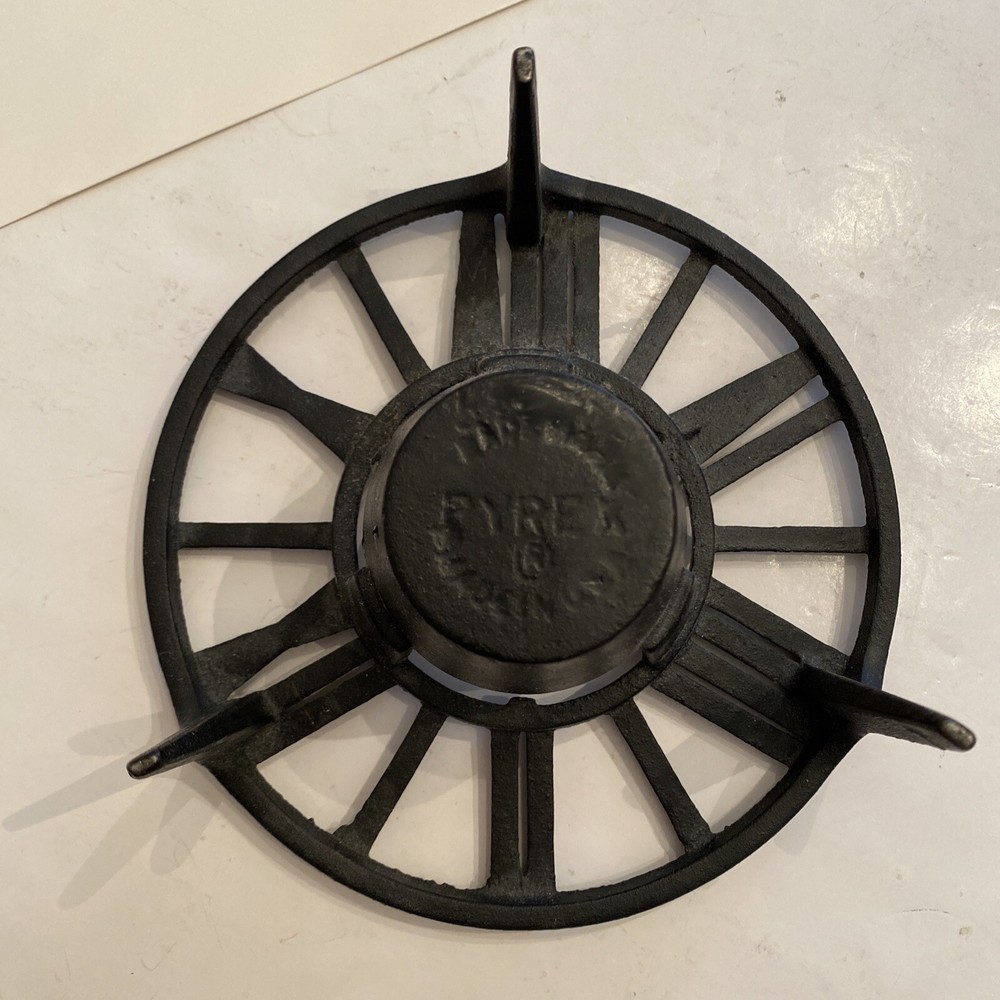 Pyrex Cast Iron Clock Face Kitchen Dish Warmer Roman Numeral Black Stand