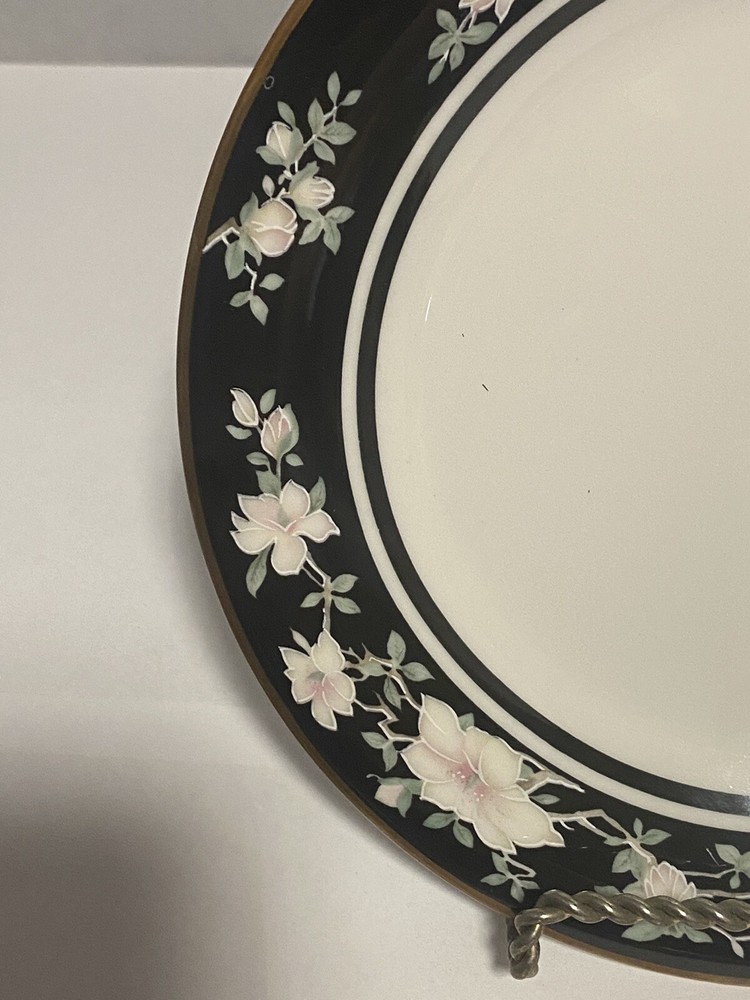 Royal Doulton Vogue Collection, Intrigue - Bread Plate, Multiple Available