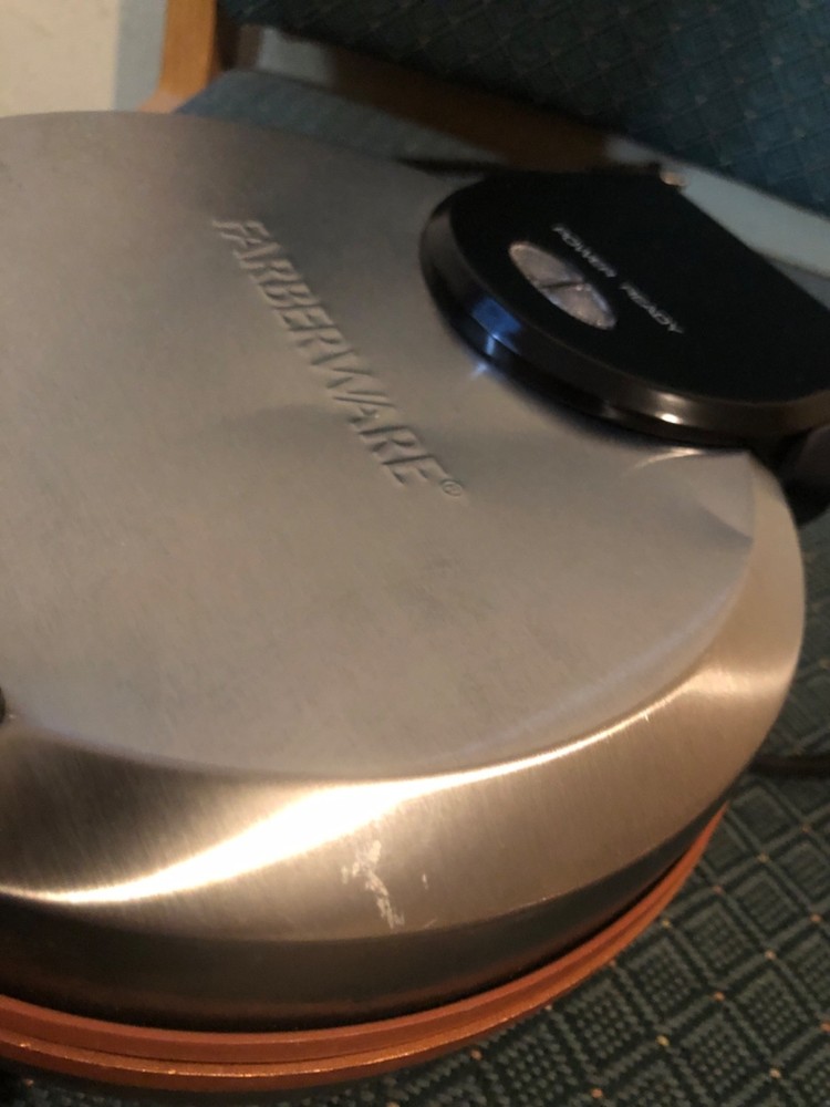 Farberware Single-Flip Nonstick Waffle Maker - Crome