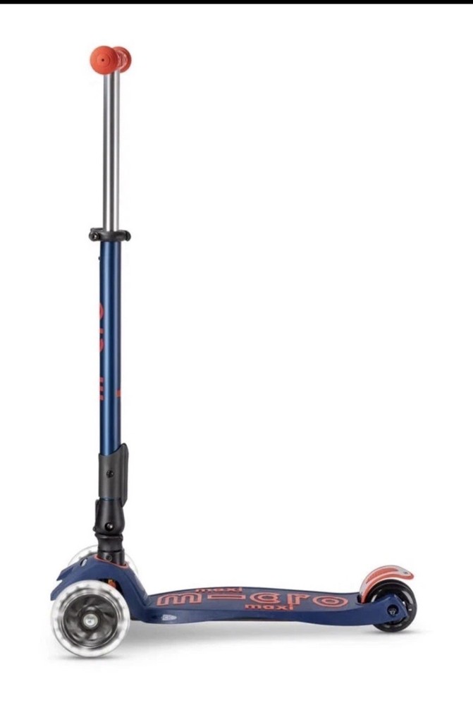 Kickboard - Maxi Deluxe Foldable LED - Three Wheeled, Lean-to-Steer