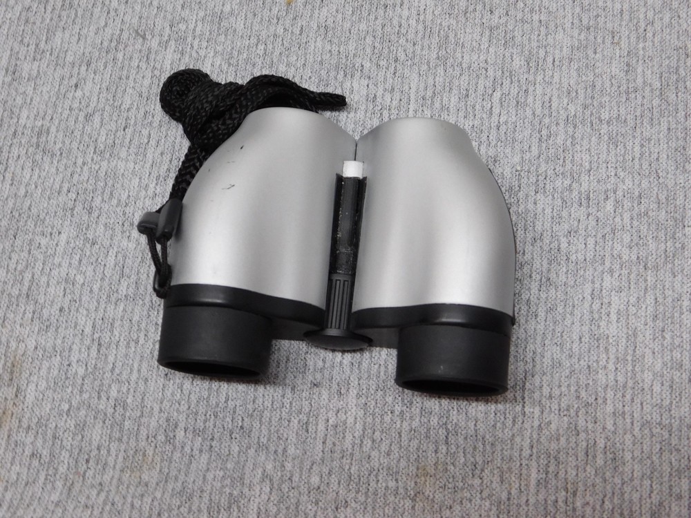 Samsung Staron Surfaces Compact Binoculars 8x Silver Lightweight AR Coating