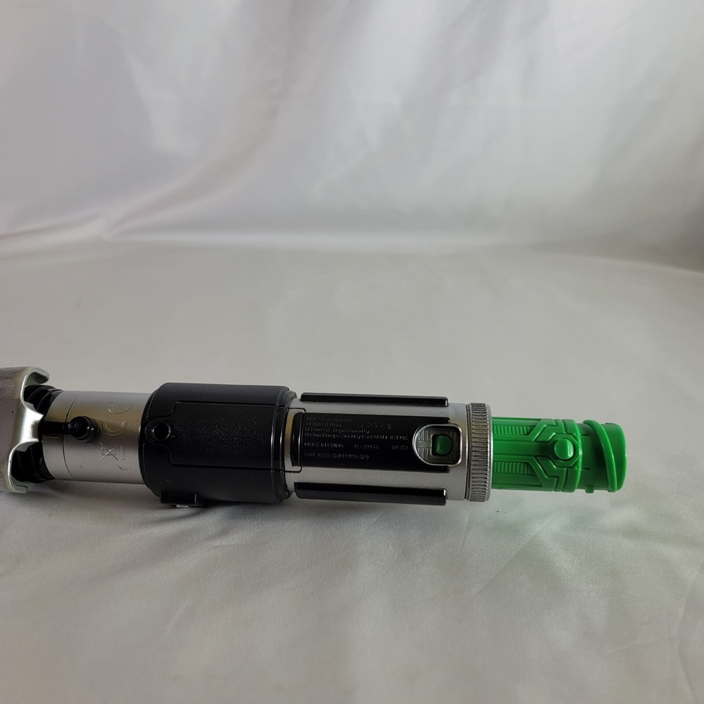 YODA GREEN LIGHTSABER, 2016 WORKS!