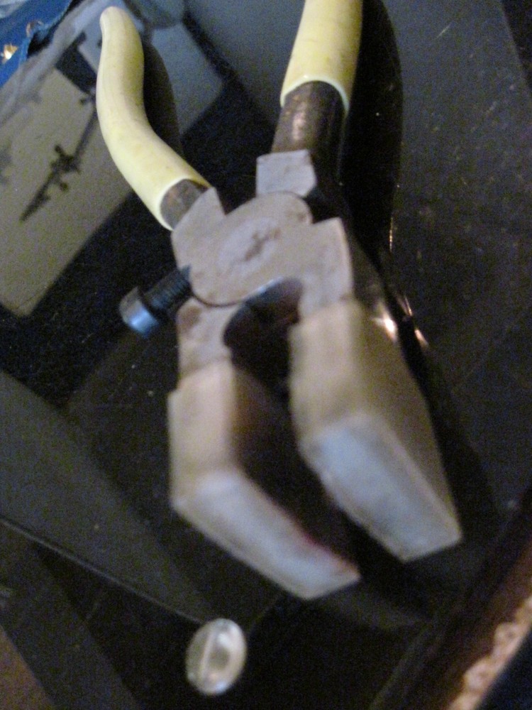 Pliers for stained glass assembly