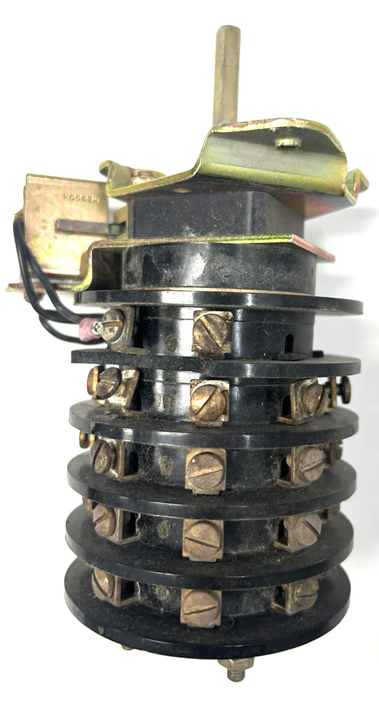 ELECTROSWITCH SERIES 24 ROTARY CONTROL SWITCH 600V 20A DD2008-12C