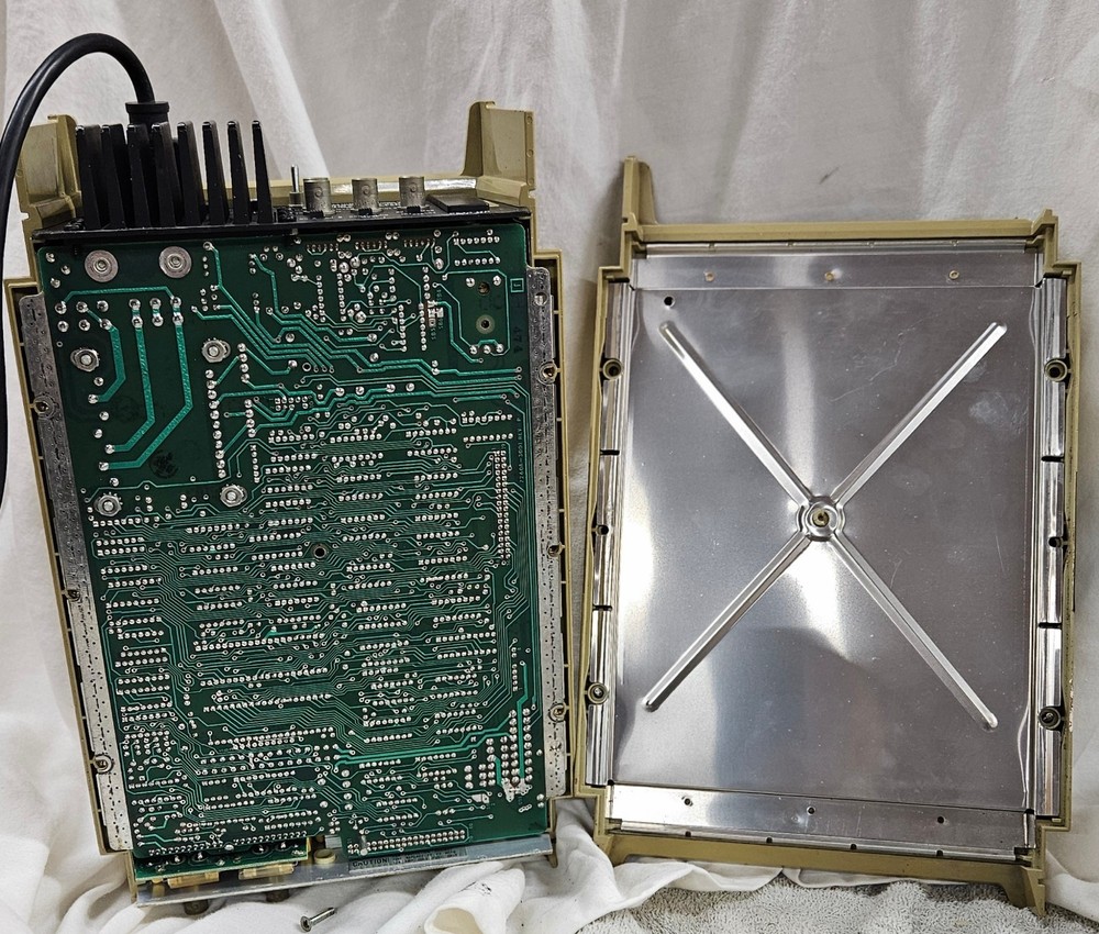 Fluke 7260A Universal Counter Timer 100-220V Tested. Powers ON. Nice!