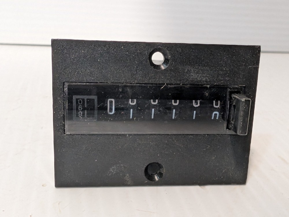 Hengstler 864 Totalizing Counter, 6-Digit, 890 Series