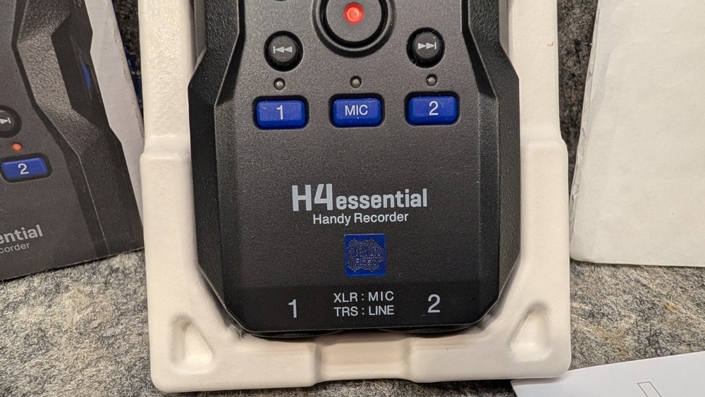 Zoom H4essential Handy Recorder 32-Bit Float 4-Track Handheld Digital Bundle