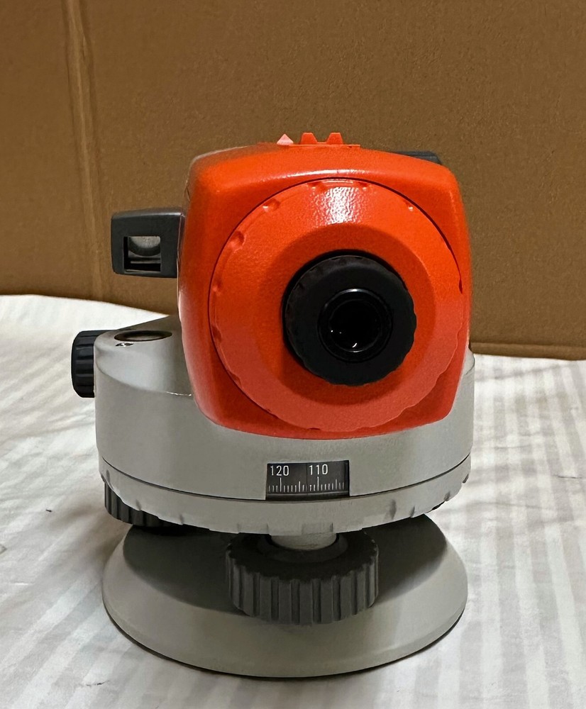 Sokkia C32 Automatic Level with carry case.