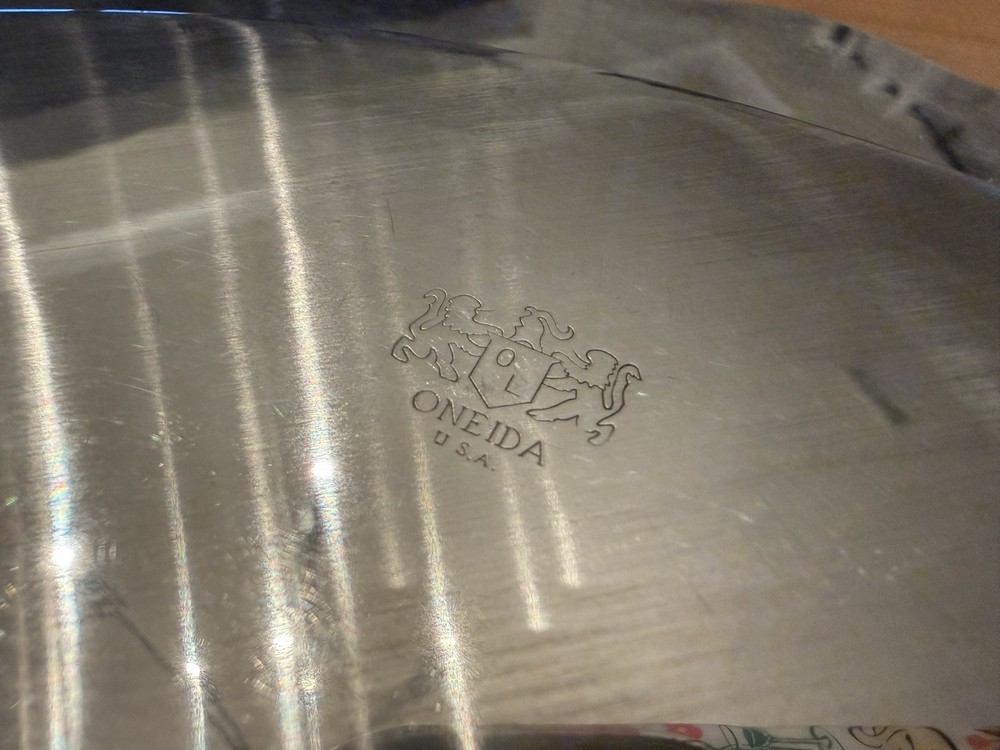 ONEIDA Silverplate Tray with Handles Decor Pattern Victorian Style Du Maurier