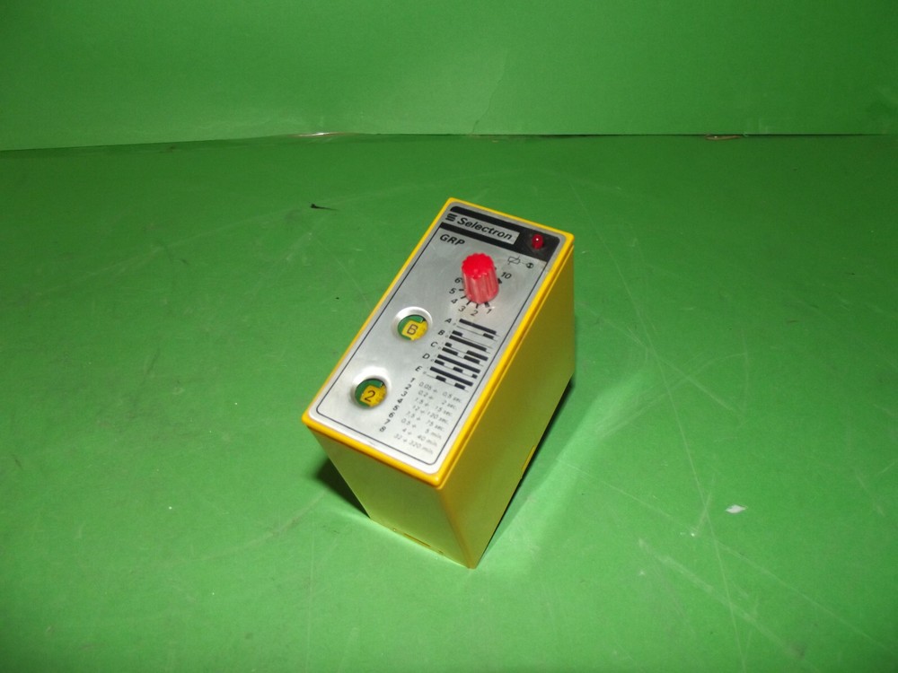 SELECTRON LYSS AG GRP 31/32 Multi Function 220V GRP Timing Relay Timer