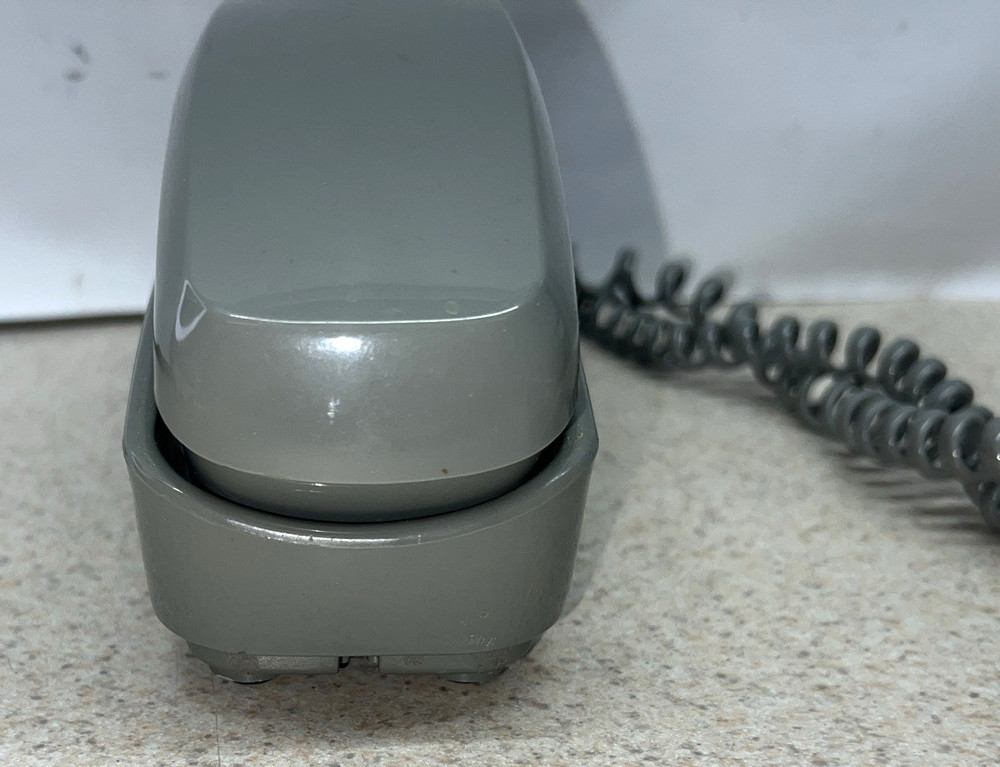 Vtg trimline Style Touchtone Phone. UNTESTED. Cool 313 Area Code.